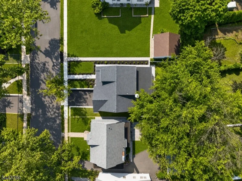 15 Elberta Rd Maplewood, NJ 07040