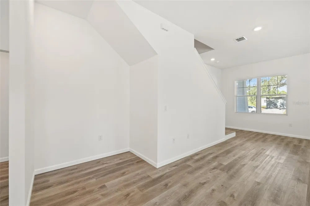 3005 E 17TH AVENUE Tampa, FL 33605