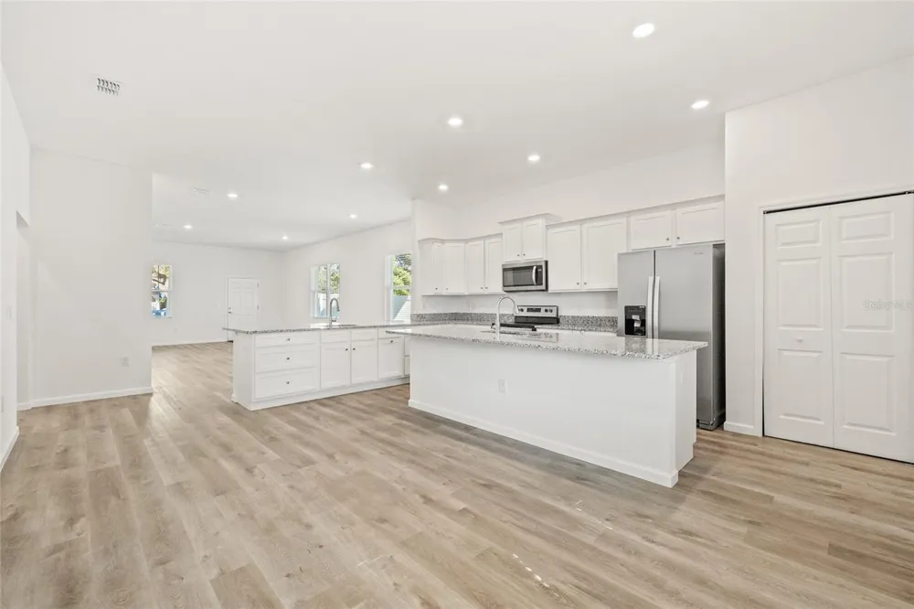 3005 E 17TH AVENUE Tampa, FL 33605