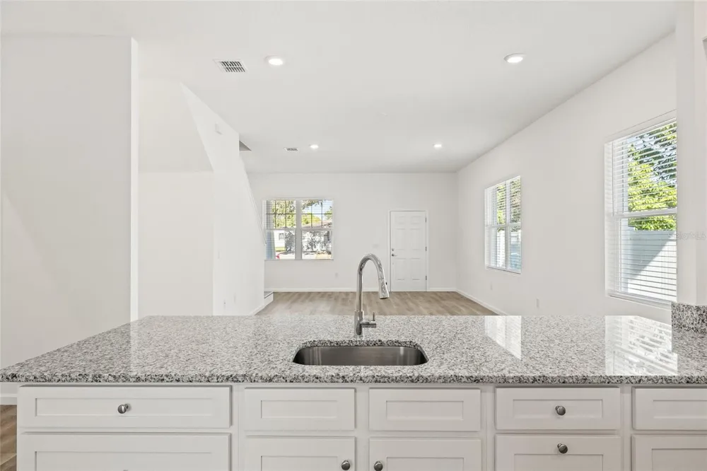 3005 E 17TH AVENUE Tampa, FL 33605