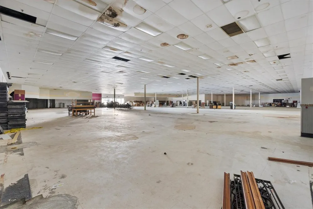 440 W GULF ATLANTIC HIGHWAY Wildwood, FL 34785