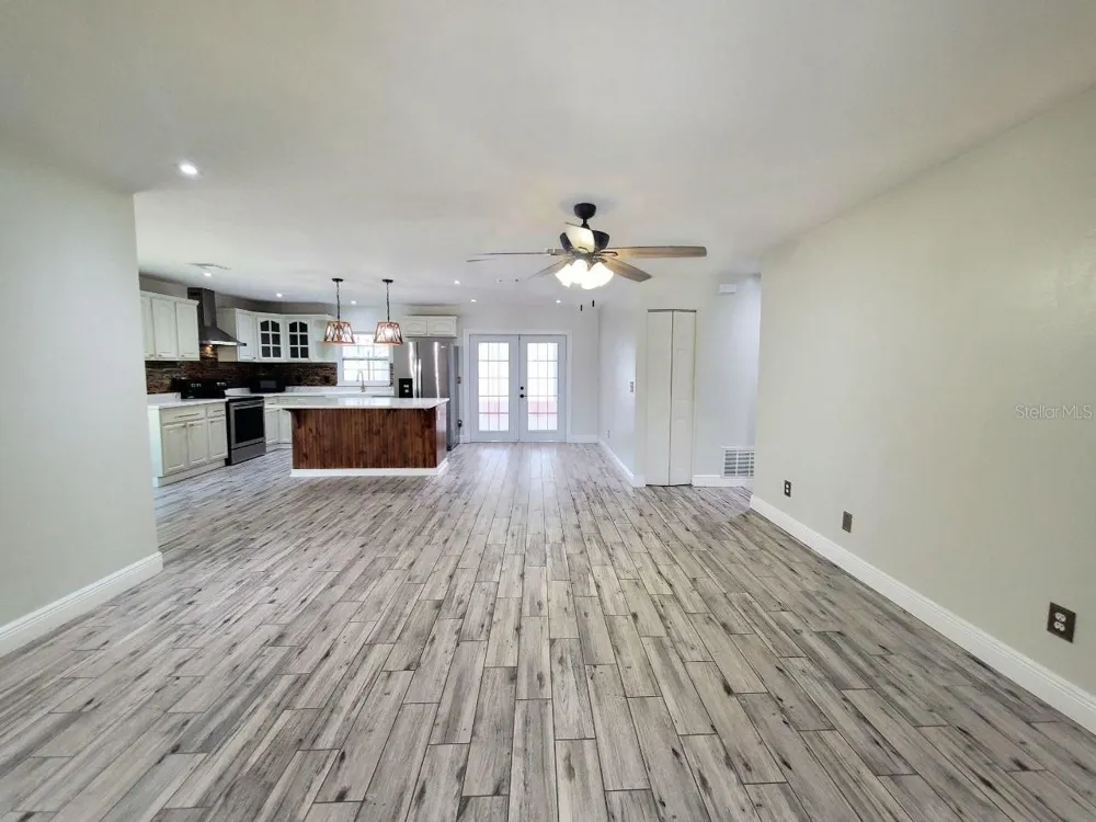6832 SWAIN AVENUE Tampa, FL 33625