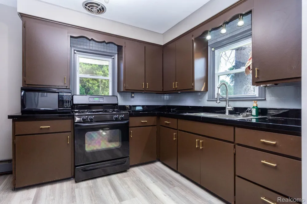 5555 Botsford Avenue Sterling Heights City, MI 48310