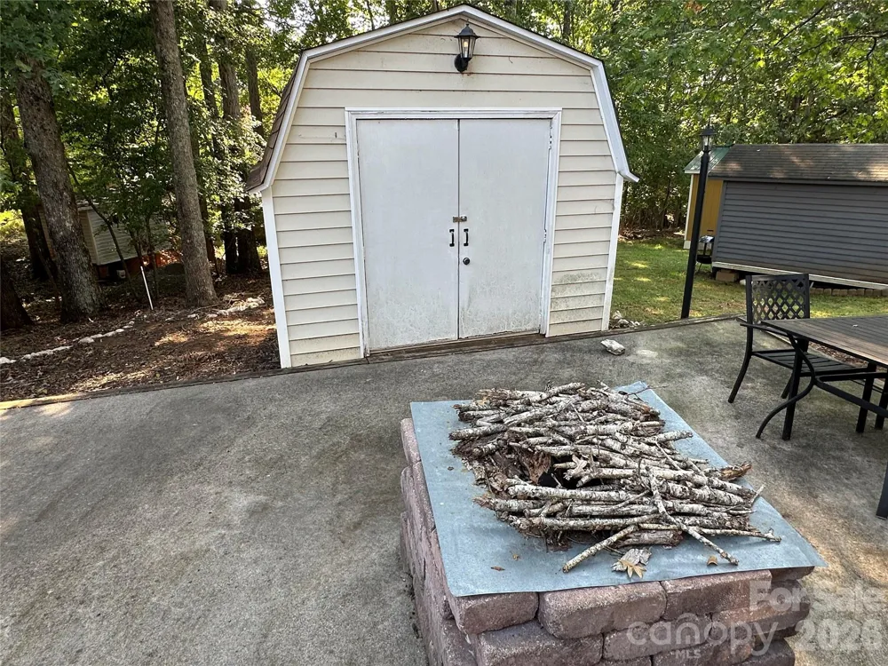 152 Cardinal Drive New London, NC 28127