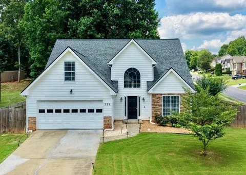 225 Shadetree Lane