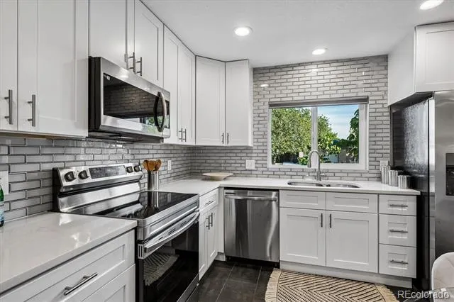 6158 W 75th Drive Arvada, CO 80003
