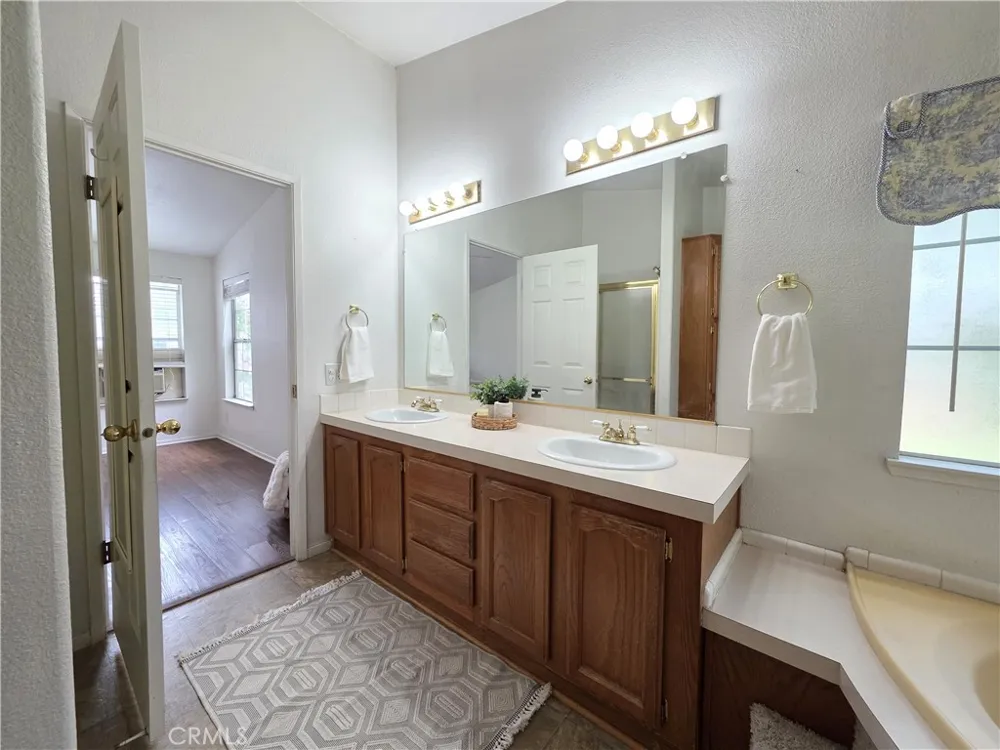 350 Gilmore Rd #111 Red Bluff, CA 96080