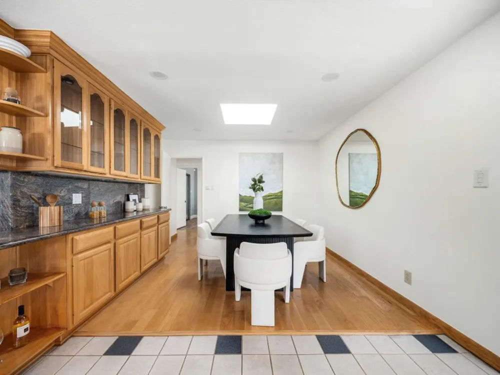 18564 Paseo Tierra Saratoga, CA 95070