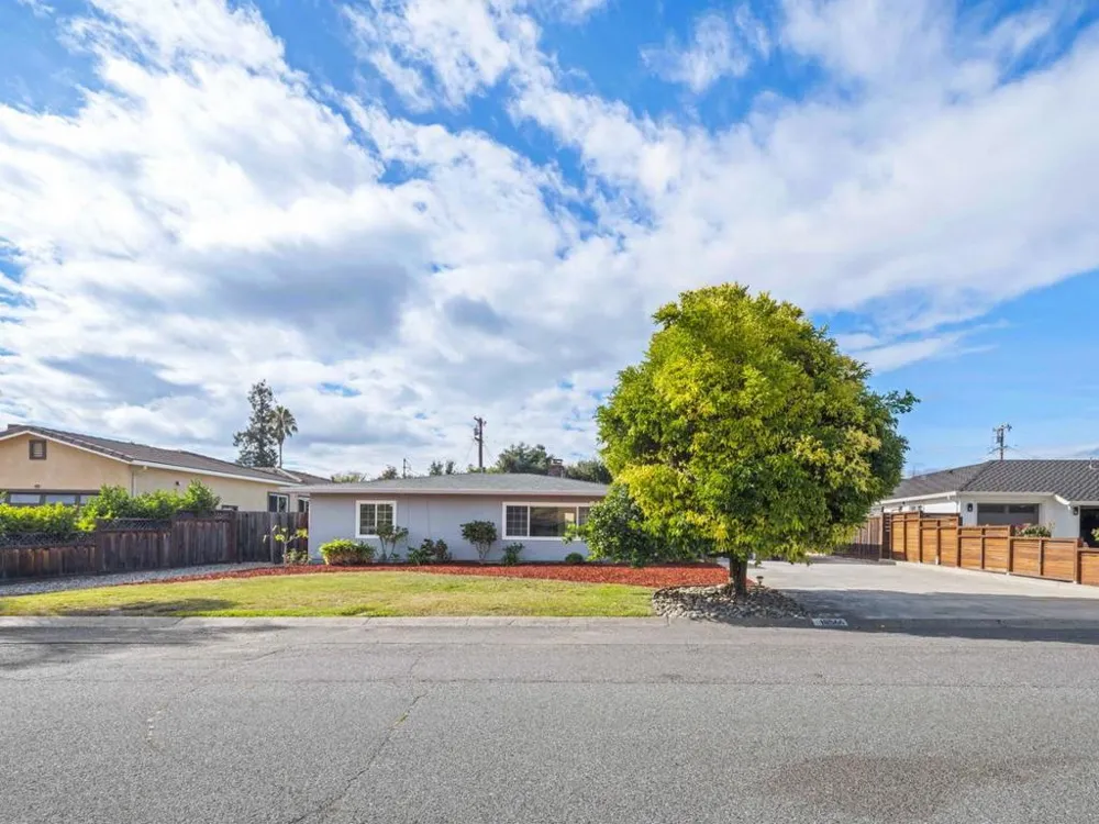 18564 Paseo Tierra Saratoga, CA 95070
