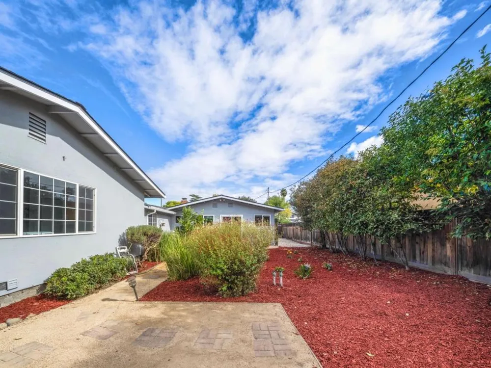 18564 Paseo Tierra Saratoga, CA 95070