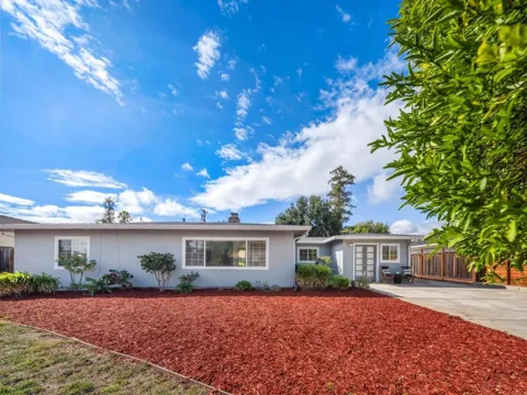 18564 Paseo Tierra