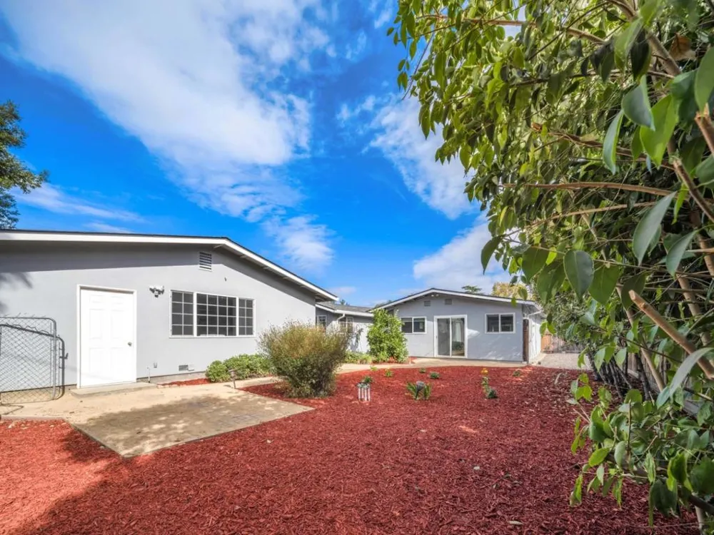 18564 Paseo Tierra Saratoga, CA 95070