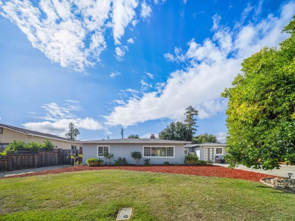 18564 Paseo Tierra Saratoga, CA 95070