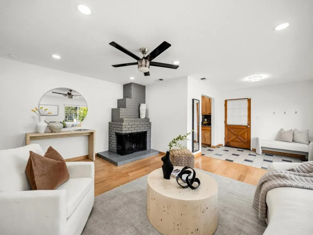 18564 Paseo Tierra Saratoga, CA 95070