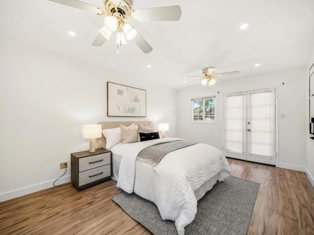 18564 Paseo Tierra Saratoga, CA 95070