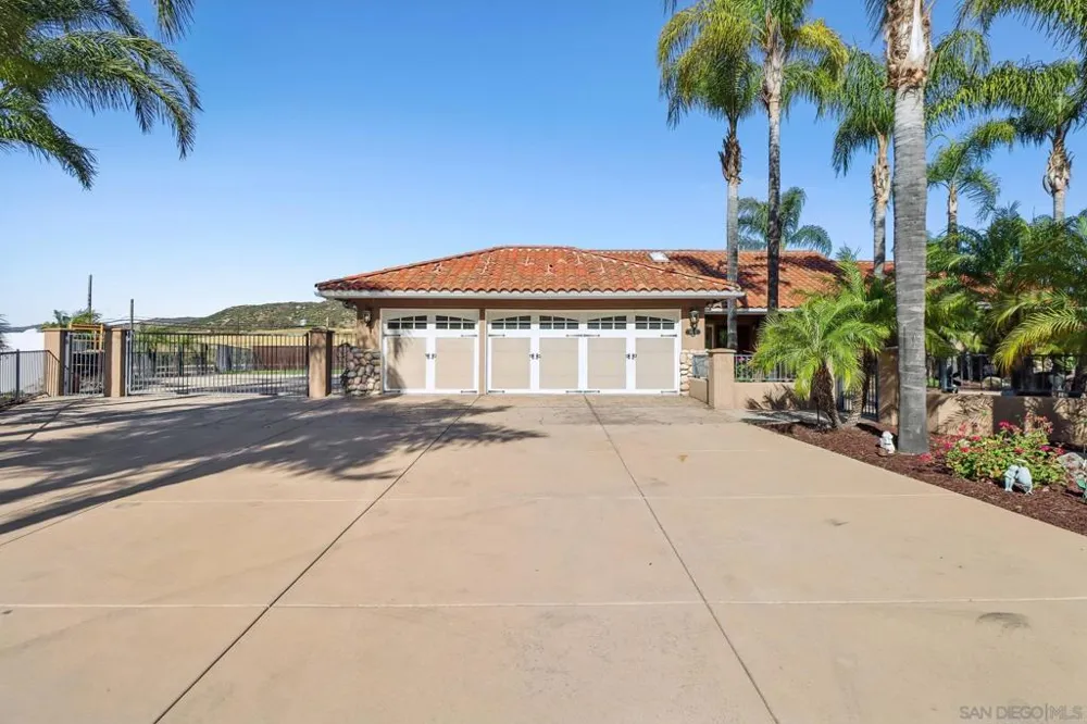9086 Hunter Pass Alpine, CA 91901