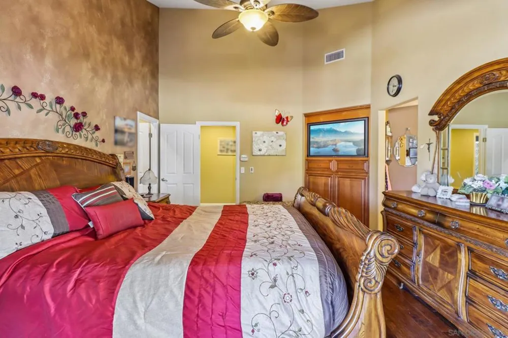 9086 Hunter Pass Alpine, CA 91901