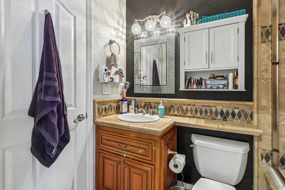 9086 Hunter Pass Alpine, CA 91901