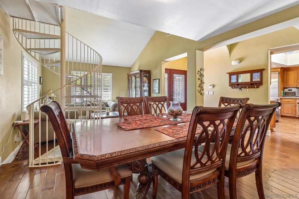 9086 Hunter Pass Alpine, CA 91901