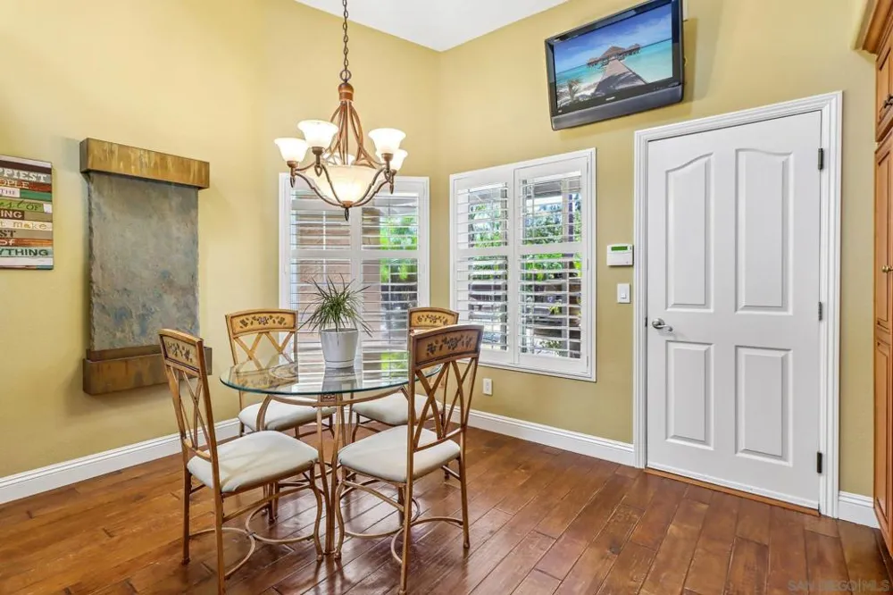 9086 Hunter Pass Alpine, CA 91901
