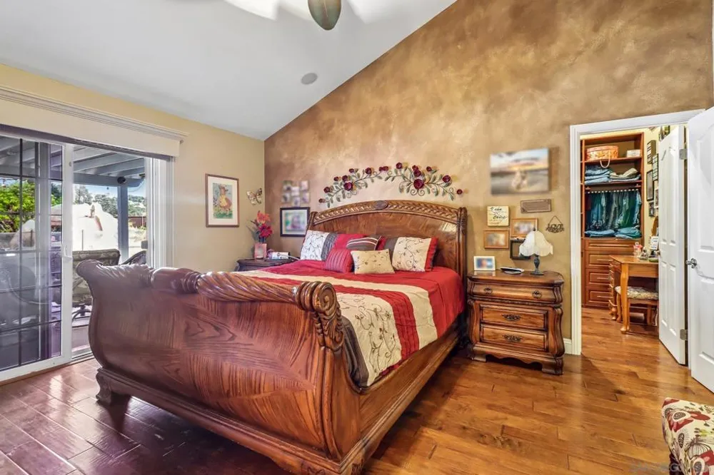 9086 Hunter Pass Alpine, CA 91901