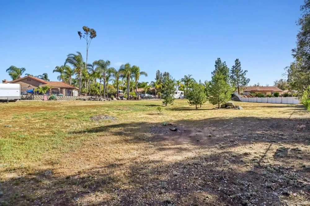 9086 Hunter Pass Alpine, CA 91901