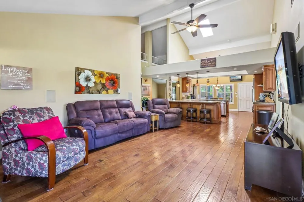 9086 Hunter Pass Alpine, CA 91901