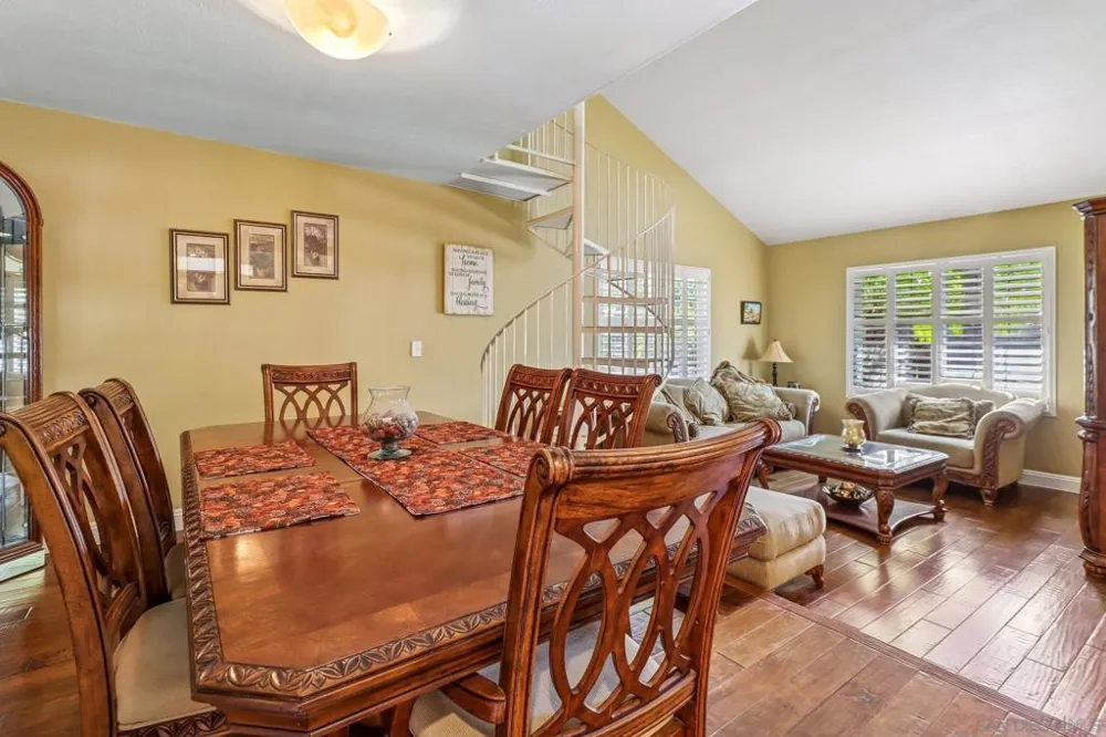 9086 Hunter Pass Alpine, CA 91901