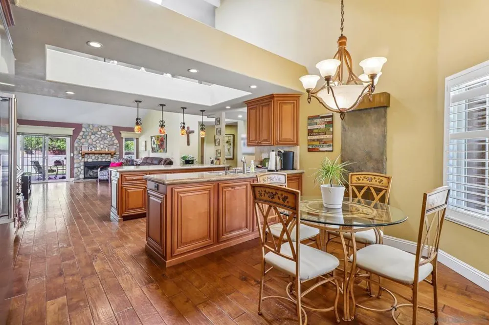 9086 Hunter Pass Alpine, CA 91901