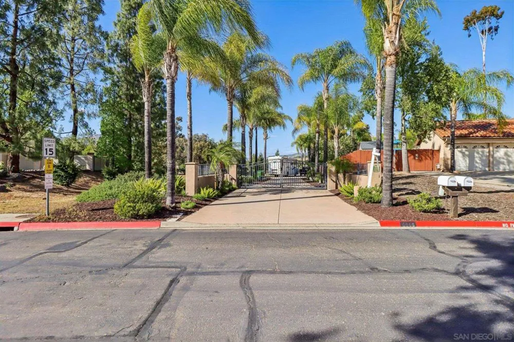 9086 Hunter Pass Alpine, CA 91901