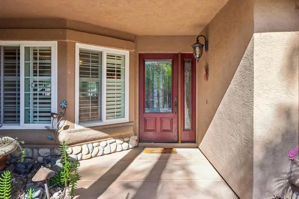 9086 Hunter Pass Alpine, CA 91901