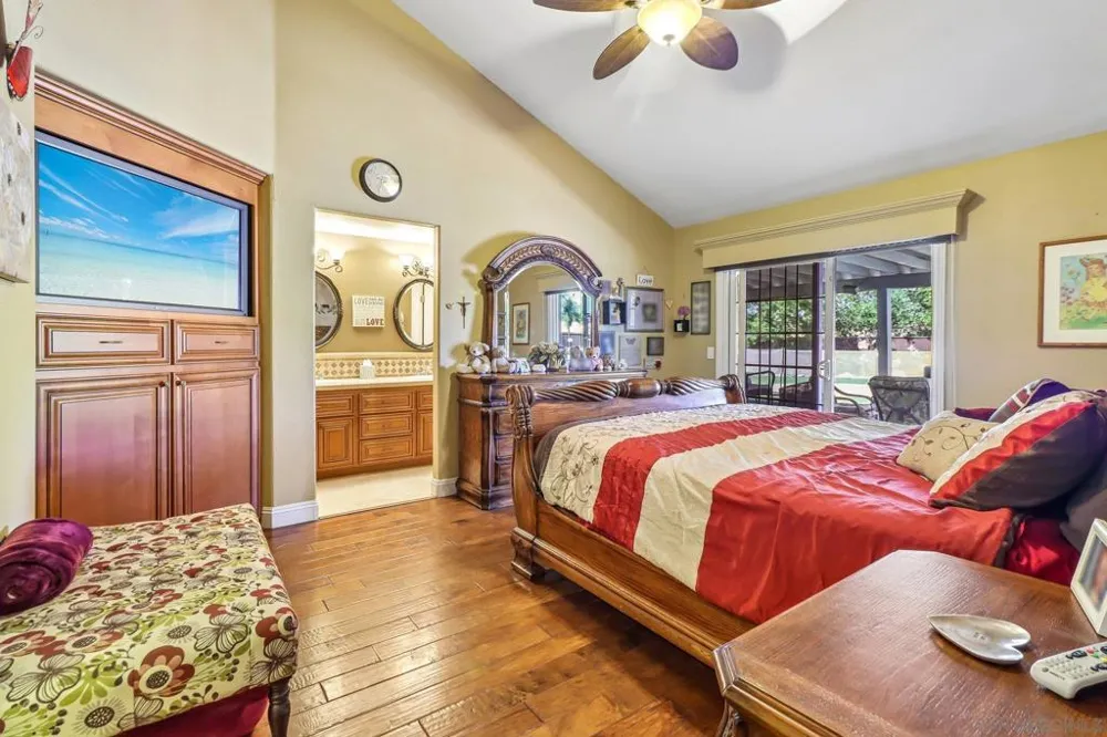 9086 Hunter Pass Alpine, CA 91901