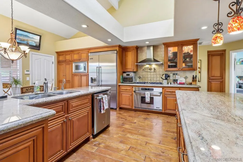 9086 Hunter Pass Alpine, CA 91901