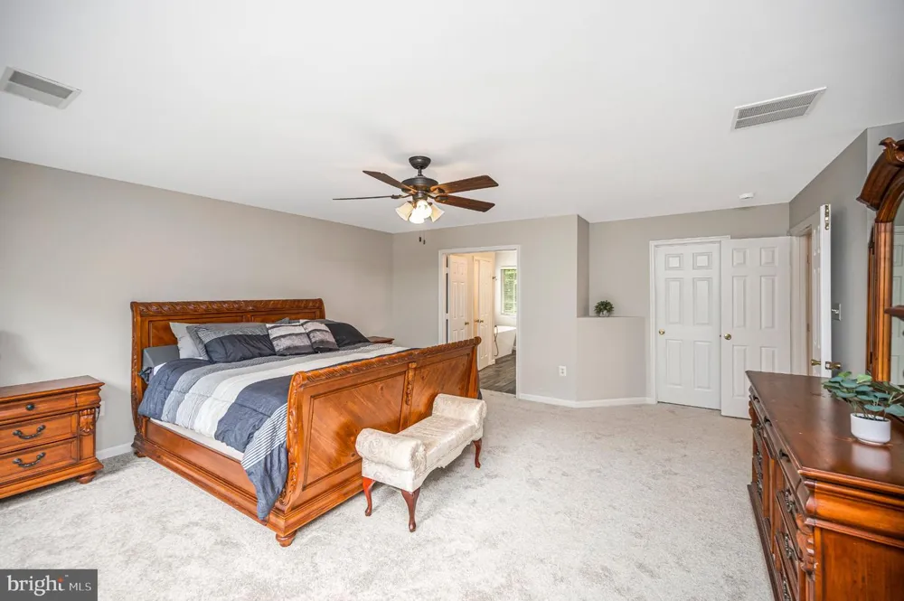 5917 FINCASTLE DRIVE Manassas, VA 20112