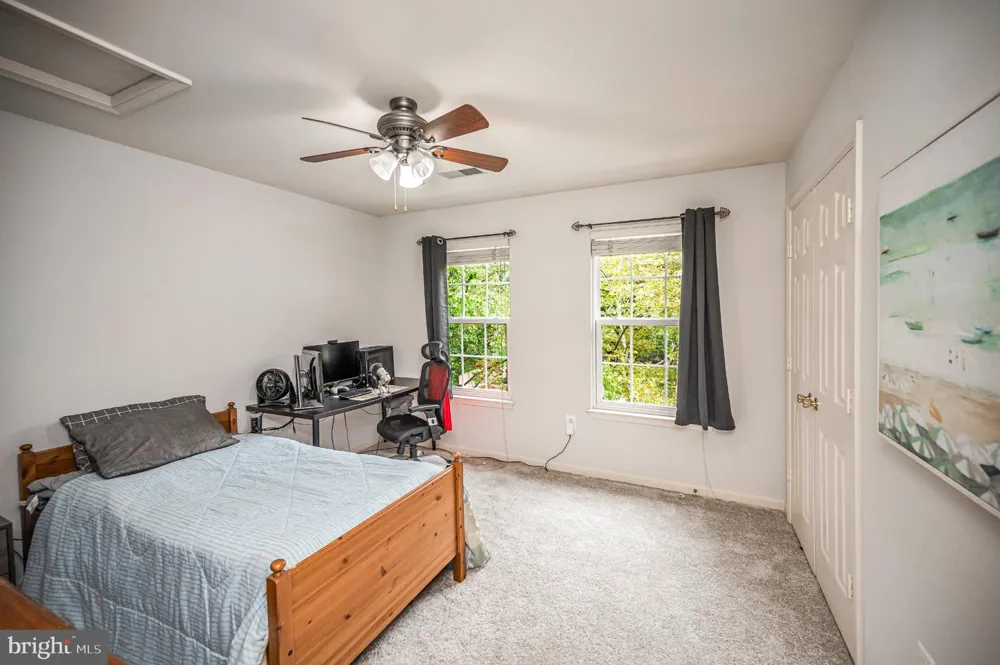 5917 FINCASTLE DRIVE Manassas, VA 20112