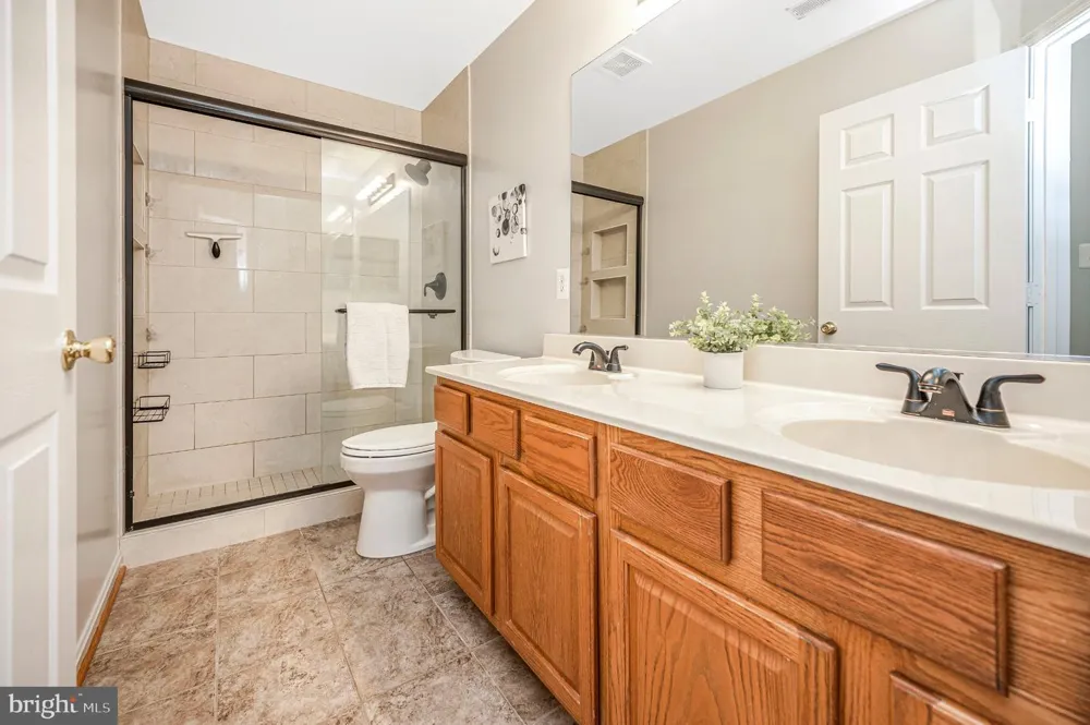 5917 FINCASTLE DRIVE Manassas, VA 20112