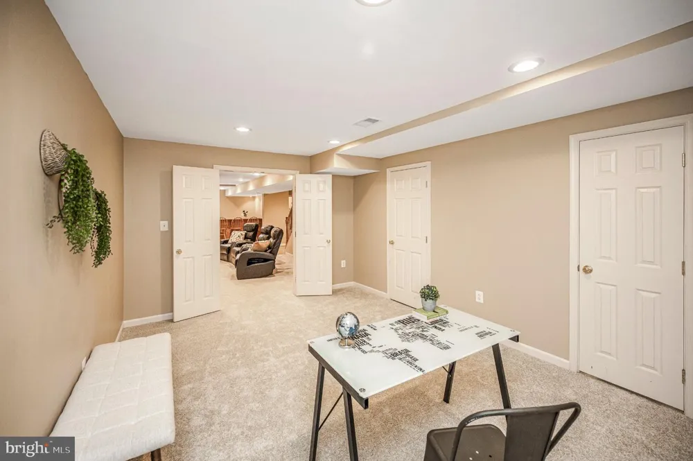 5917 FINCASTLE DRIVE Manassas, VA 20112
