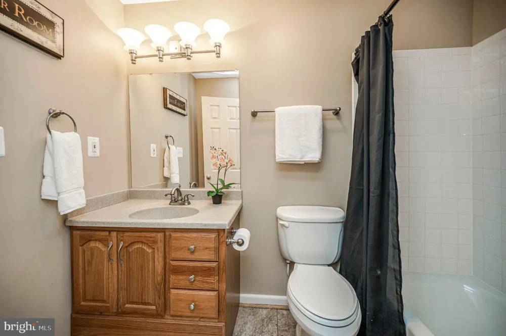 5917 FINCASTLE DRIVE Manassas, VA 20112