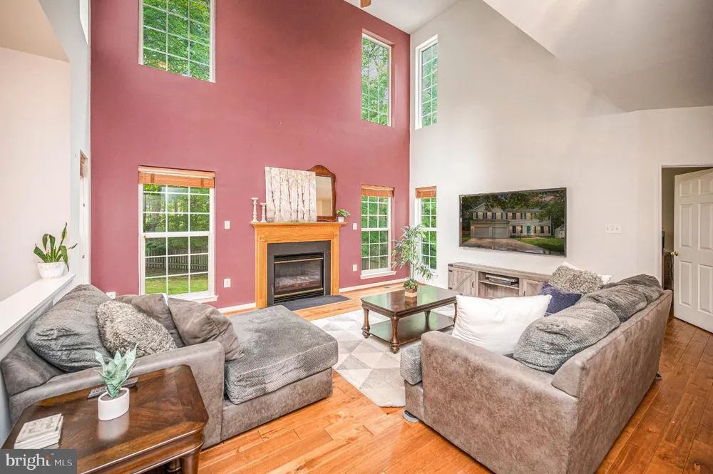 5917 FINCASTLE DRIVE Manassas, VA 20112