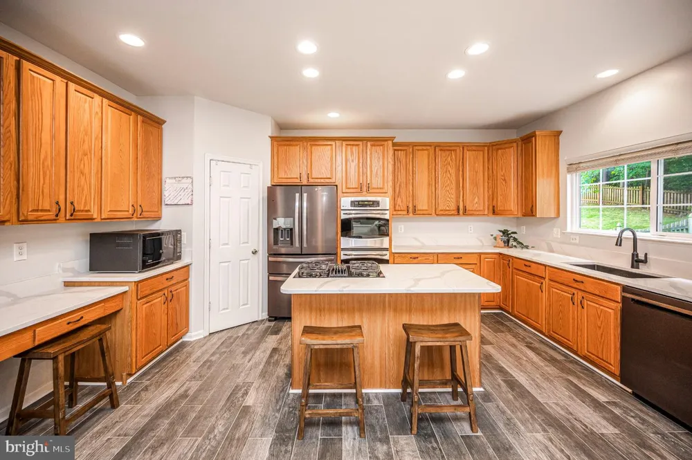 5917 FINCASTLE DRIVE Manassas, VA 20112
