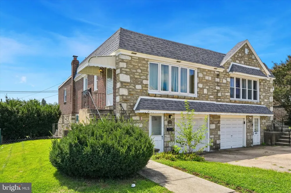 8207 NARVON Philadelphia, PA 19136
