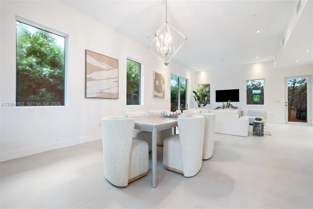 1622 SW 30th Ave Miami, FL 33145