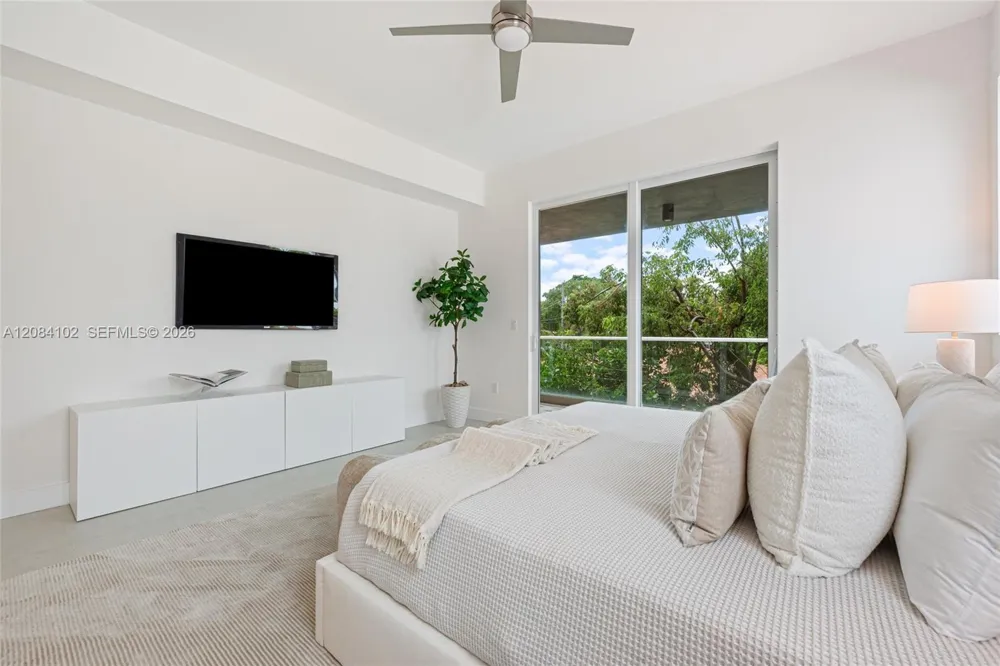 1622 SW 30th Ave Miami, FL 33145