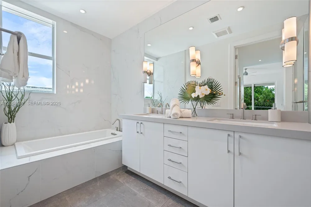 1622 SW 30th Ave Miami, FL 33145