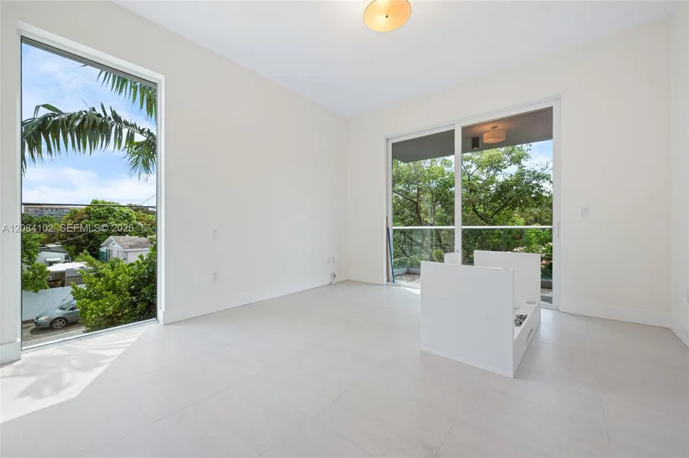 1622 SW 30th Ave Miami, FL 33145