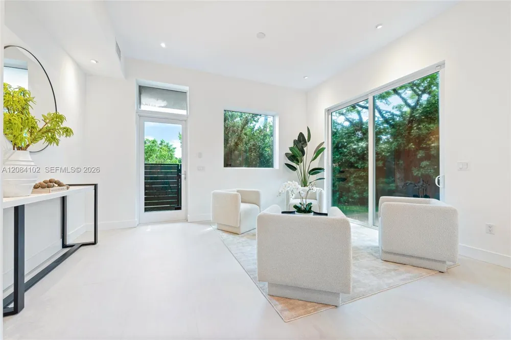 1622 SW 30th Ave Miami, FL 33145