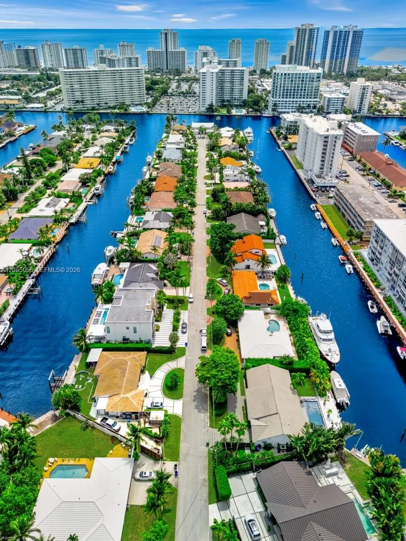 2817 NE 35th St Fort Lauderdale, FL 33306