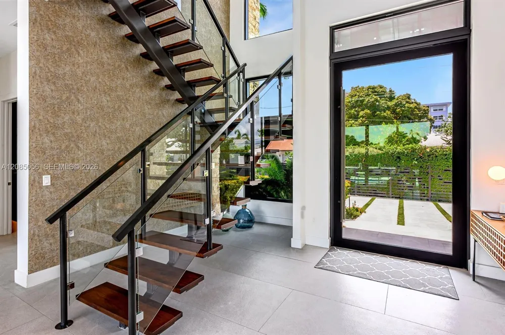 2817 NE 35th St Fort Lauderdale, FL 33306