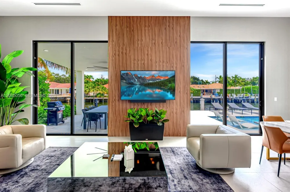 2817 NE 35th St Fort Lauderdale, FL 33306