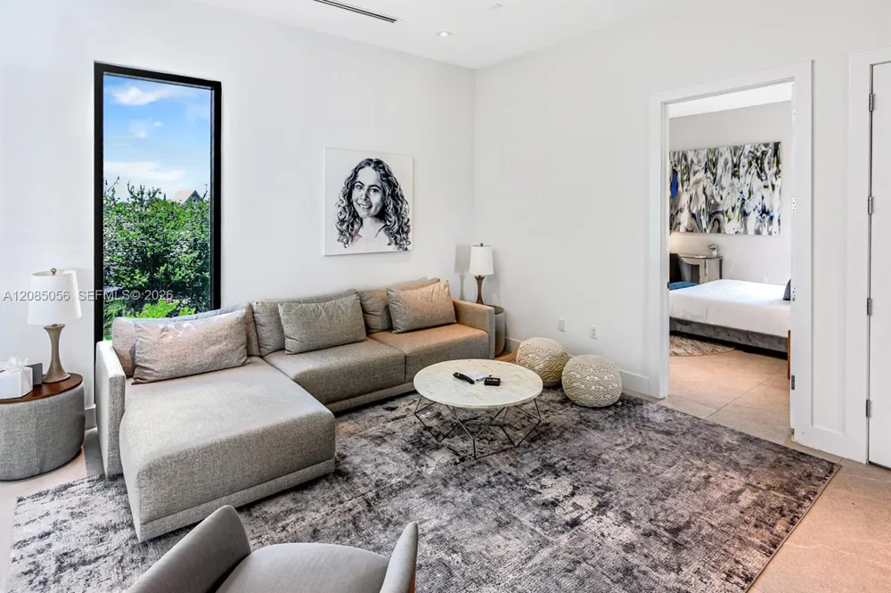 2817 NE 35th St Fort Lauderdale, FL 33306